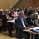 Bild AWO-Sozialkonferenz-03: Bild 03: 150 Fachleute und Delegierte aus ganz Schwaben kamen zur Sozialkonferenz der AWO. Dr. Heinz Münzenrieder (am Pult), der Vorsitzende des Präsidiums der AWO Schwaben, begrüßte sie. 