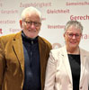 Dr. Heinz Münzenrieder ist Ehrenvoritzender und seit kurzem auch Vorsitzender des Ehrenrats der AWO Schwaben. AWO-Präsidentin Brigitte Protschka würdigt ihn als herausragende Persönlichkeit der schwäbischen AWO. Foto: AWO Schwaben (Archiv)