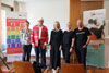 Gemeinsamer Einsatz für Gleichstellung und Vielfalt: Zeitzeuge Klaus Schirdewahn (2. von links) erzählte seine bewegende Lebensgeschichte im AWO Seniorenheim Königsbrunn. Beeindruckt zeigten sich hiervon auch die Vertreter*innen der AWO Schwaben, von links: Daniela Nagengast-Baumann (Einrichtungsleitung, AWO Seniorenheim Königsbrunn), Marion Leichtle-Werner (stellv. Vorstandsvorsitzende, AWO Schwaben), Lisa Hitzke (Gleichstellung und Vielfalt, AWO Schwaben) und Hans Adelhardt-Blaschke (SchwubiS-Beratungsstelle, AWO Schwaben). Foto: AWO Schwaben / Daniel Hartwig